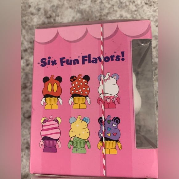 Disney Vinylmation Bakery Series Aristocats Cupcake Vinyl Figure - Picture 6 of 7